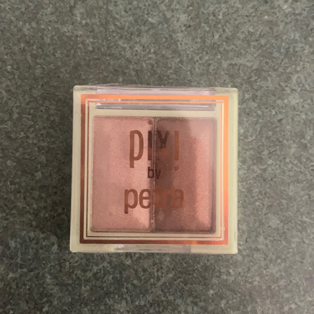 Pixi by Petra small eyeshadow pallet